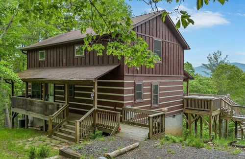 Jefferson Cabina | Adventure Cabin! Fire Pit, State Park, Fishing, Mtn Views, Hot Tub, WiFi