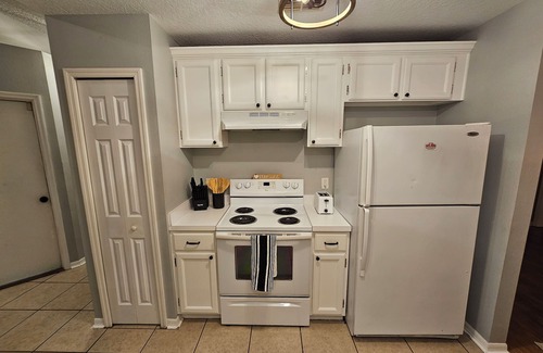 Spring Hill Casa | Adventure Coast: 4/2, Near Spring and Beach, Big Yard