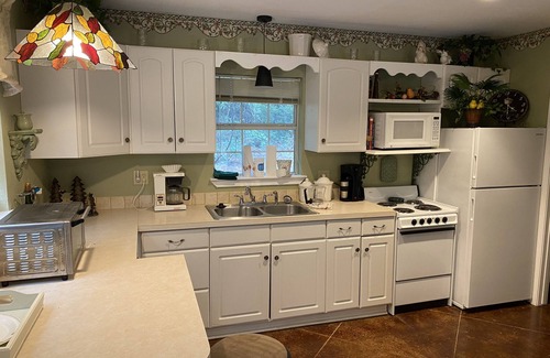 Lake Whitney Cabaña | Adventure Cottage at Lake Whitney