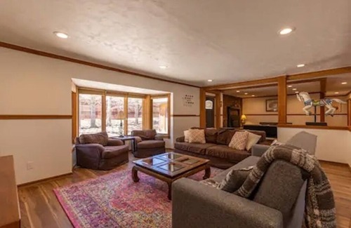 Durango Casa | Adventure HQ! Families /Groups seeking escape and privacy in a prime location.