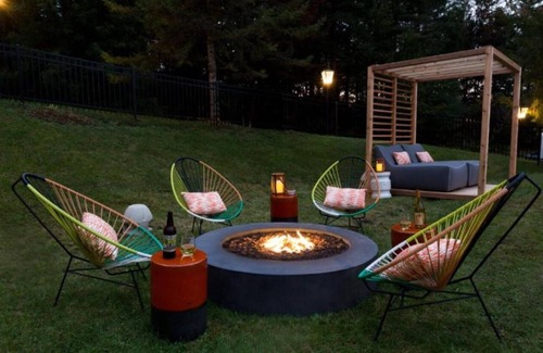 Stowe Area Hotel | Adventure & Relaxation at Field Guide Lodge | Walk to Downtown & Outdoor Trails