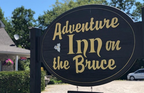 Tobermory Hotel | Adventure the Bruce Inn - Recently Renovated With Outdoor Hot Tub