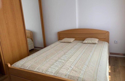 Novo Sarajevo Apartamento | Adžem's Modern Apartment Sarajevo - One Bedroom Apartment with Balcony