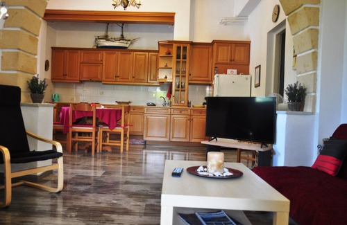 Aegina Cabaña | Aegina town, summer house with beautiful garden