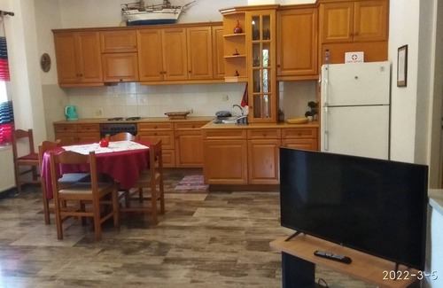 Aegina Cabaña | Aegina town, summer house with beautiful garden