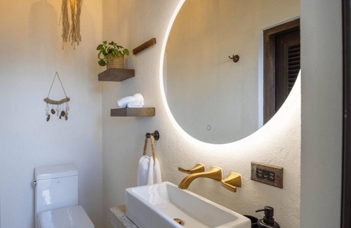 East End Apartamento | Aerial Honor Room