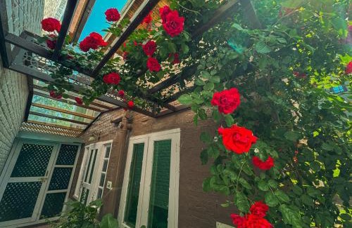 Nishat-Shalimar Cama Y Desayuno | Aesthetics Cottages