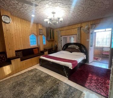 Nishat-Shalimar Cama Y Desayuno | Aesthetics Cottages