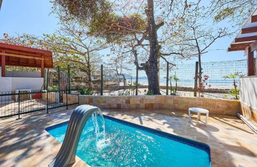 Toninhas Casa | Af-67 Toninhas Pé na Areia com Ar e Piscina Casa A