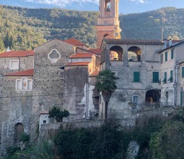 Dolcedo Casa | Affitta camere Da Lalla