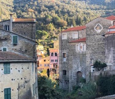 Dolcedo Casa | Affitta camere Da Lalla