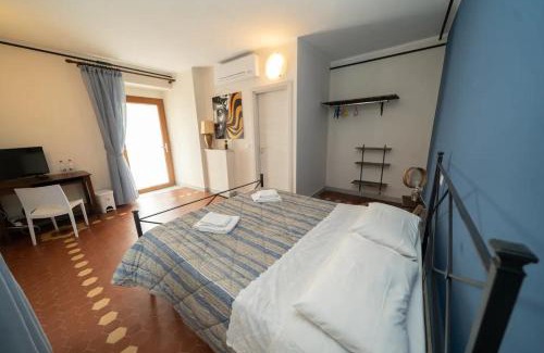San Terenzo Monti Apartamento | Affittacamere Borgo degli Artisti boutique rooms