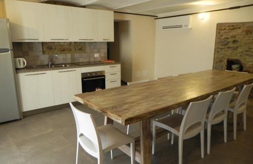 San Terenzo Monti Apartamento | Affittacamere Borgo degli Artisti boutique rooms