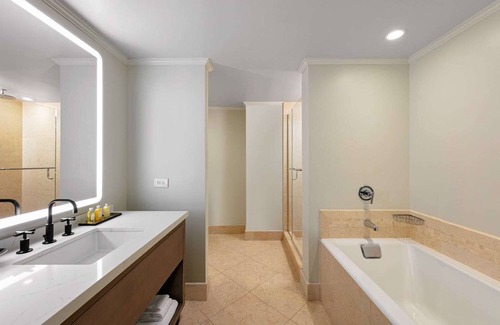 Downtown Chicago Complejo | Affordability Meets Comfort! Pets Allowed, Close to Picasso Statue