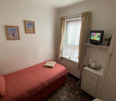 Cleethorpes Casa | Affordable and Comfortable Guest House by Sea