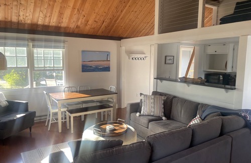 Nantucket Casa | AFFORDABLE, COMFORTABLE & CLEAN Mid-Island South of Town House