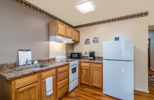 Hollins Hotel | Affordable Corporate Suites - Florist Road