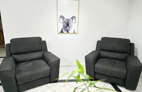 Beckenham Casa | Affordable & cosy, close to train station, CBD & Airport