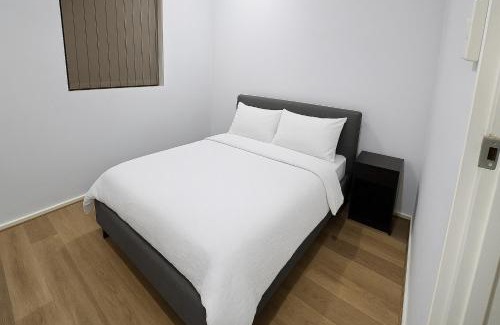 Beckenham Casa | Affordable & cosy, close to train station, CBD & Airport