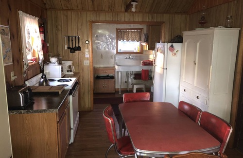Lake Township Cabaña | Affordable Family Fun on the Platte Lakes Van Hammen Cottage #2