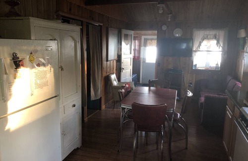 Lake Township Cabaña | Affordable Family Fun on the Platte Lakes Van Hammen Cottage #2