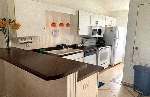 Northwest Pensacola Casa | Affordable Family & Pet-Friendly Comfort Quick Drive to Beaches, Bases & DTown