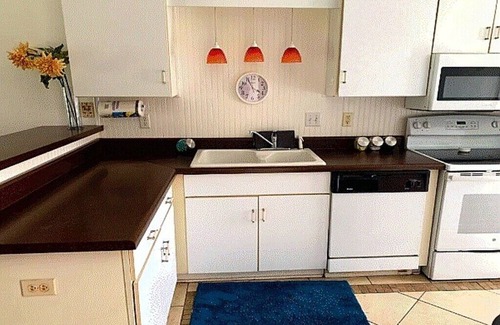 Northwest Pensacola Casa | Affordable Family & Pet-Friendly Comfort Quick Drive to Beaches, Bases & DTown