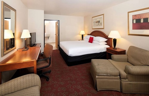 St. George Complejo | Affordable Getaway! Free Breakfast, Free Parking, Near Hansen Stadium