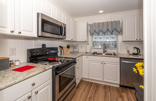 Pine Knoll Shores Casa | Affordable luxury on the beach!