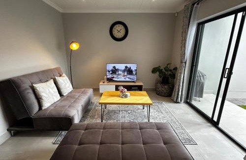 Port Elizabeth Central Apartamento | Affordable Luxury Apartment