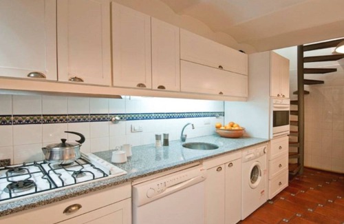 San Nicolás Condominio | Lujo asequible en el centro; 3 dormitorios/3 baños y patio central con parrilla