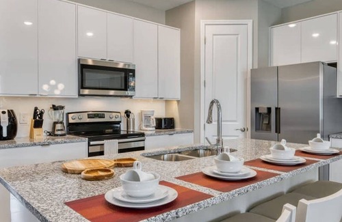 West Kissimmee Villa | Affordable Luxury Home for 8 Guests Close to Parks