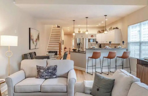 Highlands Casa | Affordable Luxury-All Kings-5 min to Urban Bourbon