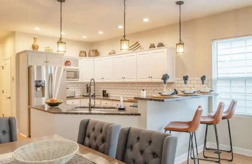 Highlands Casa | Affordable Luxury-All Kings-5 min to Urban Bourbon