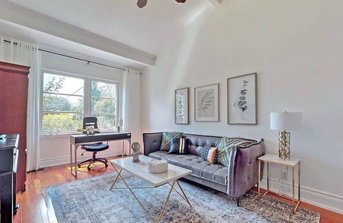 Toronto Casa | Affordable Luxury Modem Entire House in Toronto Centre Area