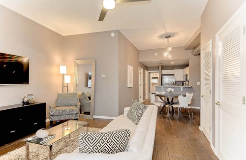 Historic Ybor Condominio | Asequible y moderno de lujo - 2 BD / 2 baños en Ybor City - Tampa Dowtown