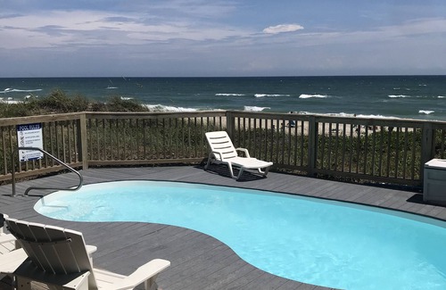 Emerald Isle Casa | Oceanfront asequible con piscina privada