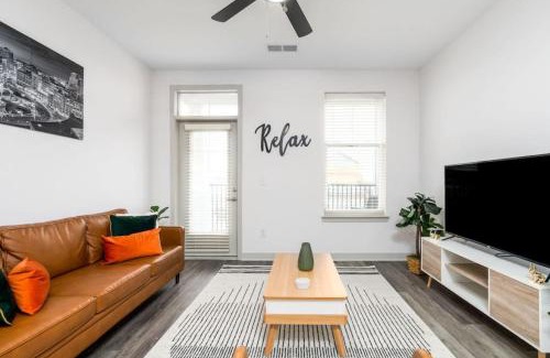 Whitestown Apartamento | Affordable Private Room