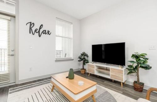 Whitestown Apartamento | Affordable Private Room