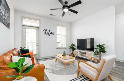 Whitestown Apartamento | Affordable Private Room