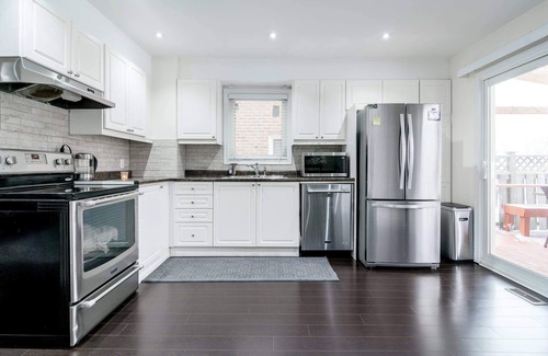 Brampton West Casa | Affordable Quiet 3 Bdrms + 2.5 bath Home in Toronto Area