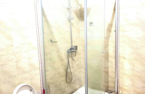 Limete Casa | Apartamento espacioso y asequible en Kinshasa, Limete Resit