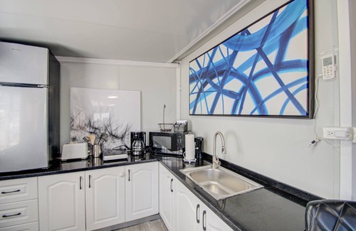 Garfield Casa | Affordable! Tiny Home | Walk to Downtown Phoenix | Free Parking | Convention Center Nearby