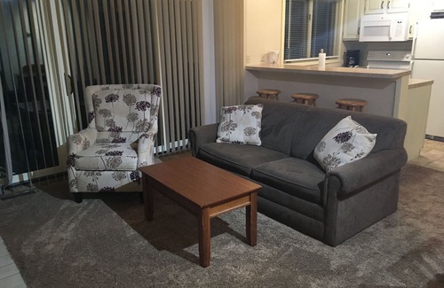 Bellaire Condominio | Affordable Two Bedroom Family Getaway. Ski / Golf / Boating / Leisure