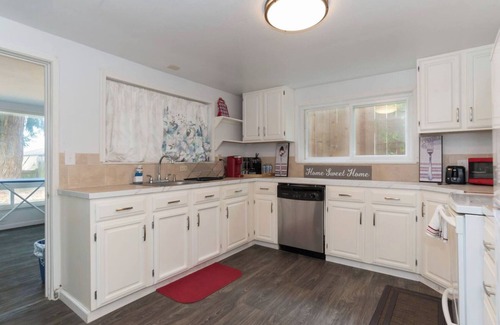 Des Moines Casa | Affortable 2 Bedrooms, Pet Friendly, Near Airport
