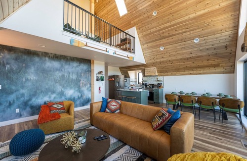 Chiloquin Cabina | Aframe Escape|Mtn&Lake Views|Spa|GameRoomlTheatre|Stargazing|Basecamp