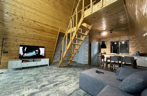 Qechresh Casa | Aframe New