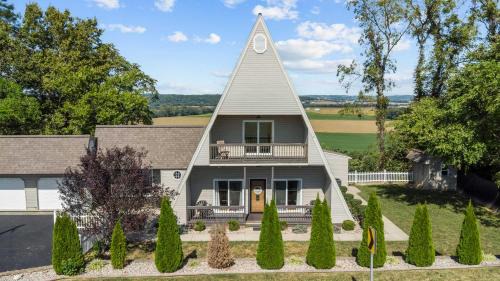 Taylorsville Casa | AFramed View in Kentucky