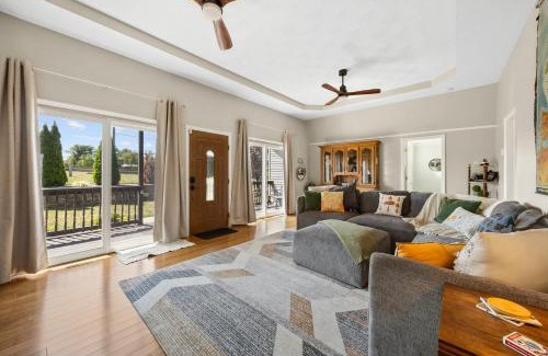 Taylorsville Casa | AFramed View in Kentucky