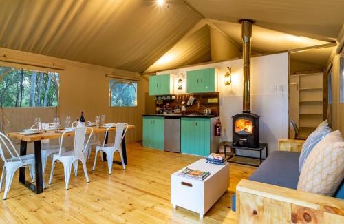 Drakenstein Chalet De Esquí | AfriCamps at Doolhof Wine Estate